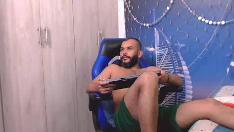 Valentine online show from December 5, 3:06 pm