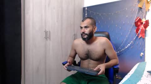 Valentine online show from December 11, 11:30 am