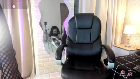 Valen online show from December 3, 12:03 pm