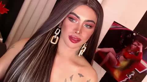 Snapshot of valentina_goddess_tsxxx chatting on December 24, 1:06 am Amanda online show from December 24, 1:06 am
