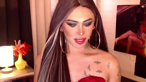 Snapshot of valentina_goddess_tsxxx chatting on December 25, 5:16 am Amanda online show from December 25, 5:16 am