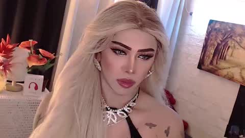Snapshot of valentina_goddess_tsxxx chatting on September 28, 2:50 am Amanda online show from September 28, 2:50 am