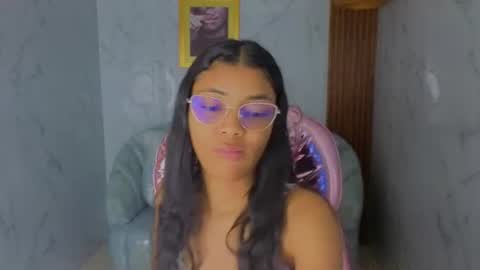 Snapshot of valentina_gomez_s chatting on June 18, 12:42 pm Valentina online show from June 18, 12:42 pm