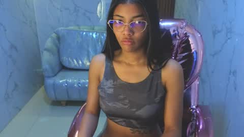Snapshot of valentina_gomez_s chatting on June 25, 12:31 pm Valentina online show from June 25, 12:31 pm