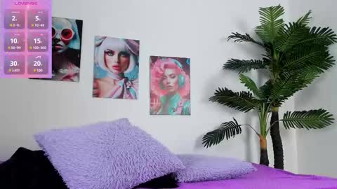 VALENTINA online show from February 14, 8:05 pm