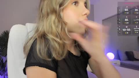 VALENTINA  online show from March 11, 11:48 pm