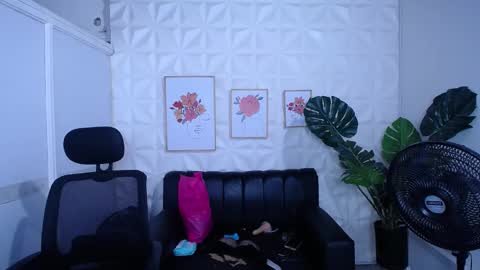 Valentina  online show from September 28, 1:22 am