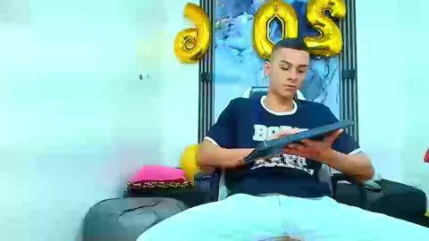 Snapshot of valentina_y_sneiderr chatting on January 9, 7:59 pm valentina_y_sneiderr online show from January 9, 7:59 pm