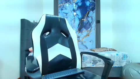 valentina_y_sneiderr online show from February 23, 7:11 pm