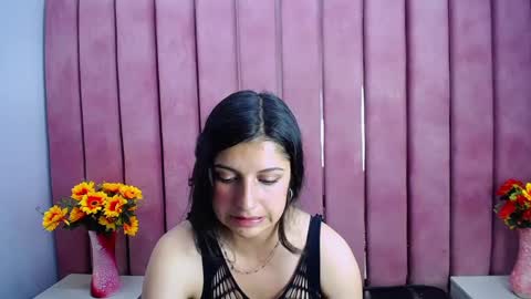 Snapshot of valentinaa_reyes_ chatting on February 24, 7:30 pm valentinaa_reyes_ online show from February 24, 7:30 pm