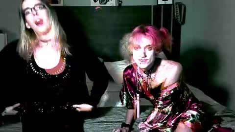 Snapshot of valentinas_dream chatting on December 26, 11:10 am Tina Bates online show from December 26, 11:10 am