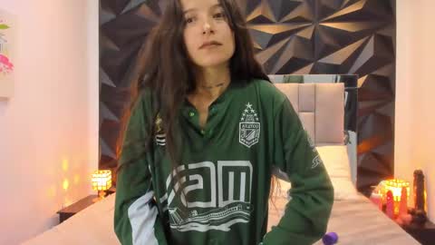 Snapshot of valentinasu chatting on February 13, 1:59 pm Valentina online show from February 13, 1:59 pm