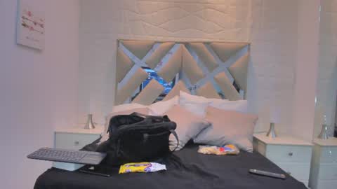 Snapshot of valentinasu_ chatting on June 10, 11:42 am VALENTINA online show from June 10, 11:42 am