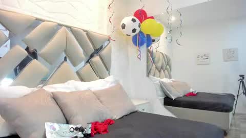 Snapshot of valentinasu_ chatting on June 30, 11:44 am VALENTINA online show from June 30, 11:44 am