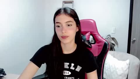 Valentina  online show from November 11, 1:49 am