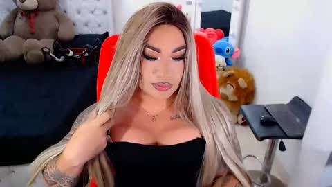 Snapshot of valentinaxqueen chatting on October 7, 12:41 am online show from October 7, 12:41 am