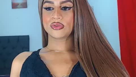 Snapshot of valentinaxxxdoll chatting on January 15, 2:06 am VALENTINA online show from January 15, 2:06 am