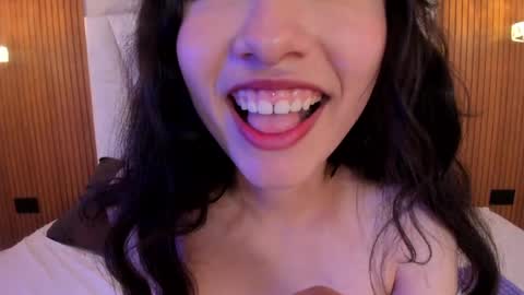 Valentine online show from May 22, 1:17 pm