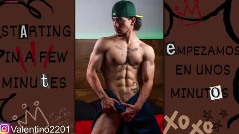 Snapshot of valentino_2201 chatting on May 24, 1:43 am Valentino - 15 OFF valentino2201 online show from May 24, 1:43 am