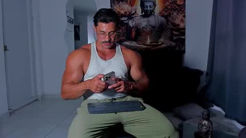    online show from November 25, 8:31 pm