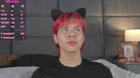 valentino moon online show from December 4, 7:06 am