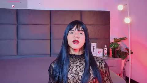 valentino moon online show from January 9, 3:20 am