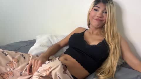 Snapshot of valeri_bigcock chatting on October 1, 6:52 am valeri_bigcock online show from October 1, 6:52 am