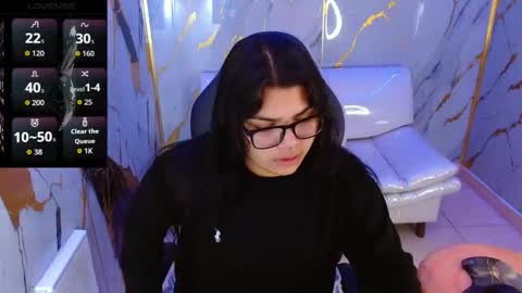 Snapshot of valeri_harpers4 chatting on June 8, 8:42 pm valeri_harpers4 online show from June 8, 8:42 pm