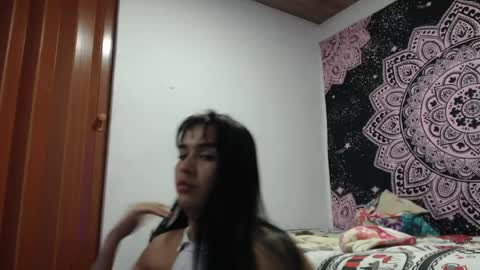 Snapshot of valeria032 chatting on May 4, 4:08 am valeria online show from May 4, 4:08 am