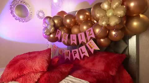 Snapshot of valeria_castellano_ chatting on June 3, 2:33 pm valeria online show from June 3, 2:33 pm