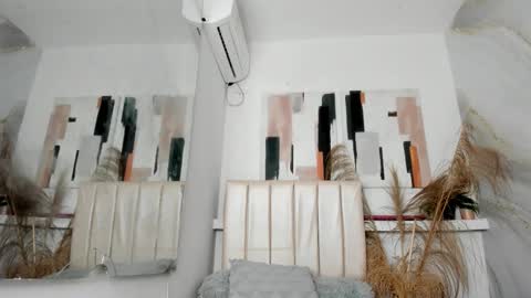Snapshot of valeria_charris chatting on February 6, 11:57 am vale online show from February 6, 11:57 am