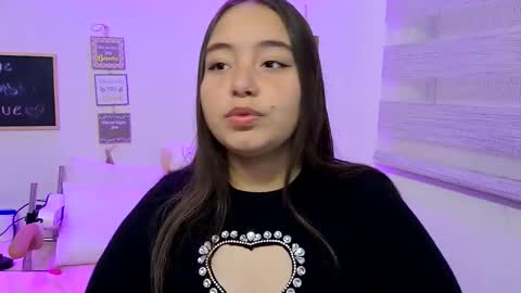 Snapshot of valeria_cherry chatting on May 1, 6:40 am valeria online show from May 1, 6:40 am