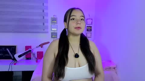 Snapshot of valeria_cherry chatting on June 20, 1:52 am valeria online show from June 20, 1:52 am