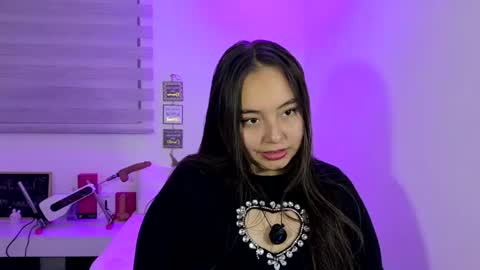 Snapshot of valeria_cherry chatting on June 25, 2:44 am valeria online show from June 25, 2:44 am