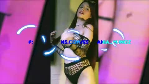 Snapshot of valeria_mendozza chatting on May 15, 10:50 pm online show from May 15, 10:50 pm