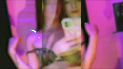 Snapshot of valeria_mendozza chatting on July 3, 10:16 pm online show from July 3, 10:16 pm