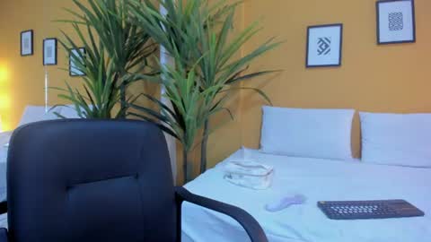 Snapshot of valeria_rua chatting on June 29, 10:48 am valeria_rua online show from June 29, 10:48 am