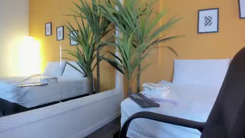 Snapshot of valeria_rua chatting on July 4, 10:54 am valeria_rua online show from July 4, 10:54 am