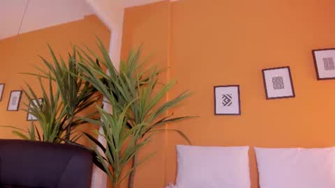 Snapshot of valeria_rua chatting on July 5, 11:06 am valeria_rua online show from July 5, 11:06 am