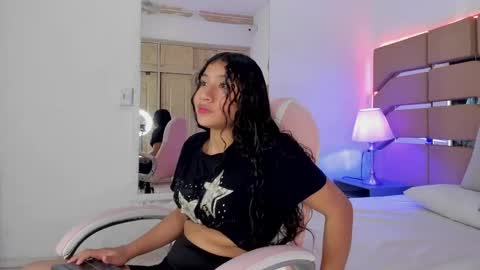 valeria_usuga online show from April 30, 11:16 am