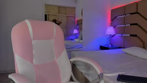 valeria_usuga online show from May 11, 11:05 am