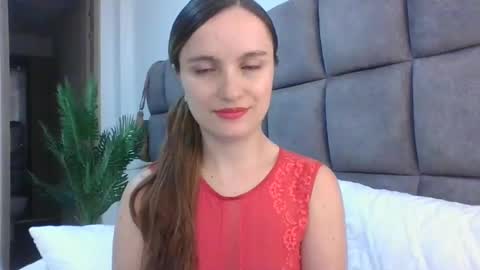 valeriafrannco online show from February 4, 3:44 am