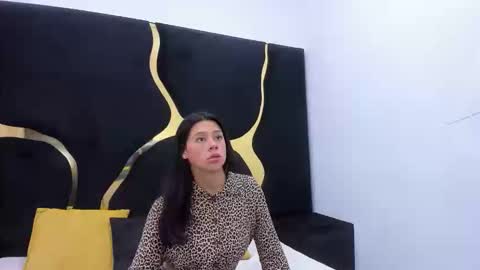 Snapshot of valeriamontclair chatting on March 21, 9:29 pm Valeria online show from March 21, 9:29 pm