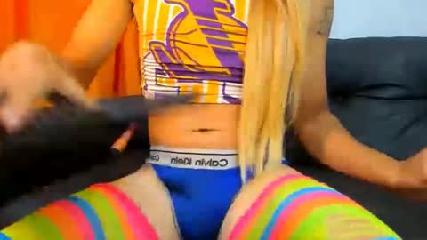 valeriapinkk online show from December 23, 3:01 pm