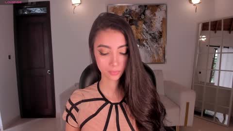 Snapshot of valeriavelvet chatting on February 4, 5:55 pm Vale online show from February 4, 5:55 pm
