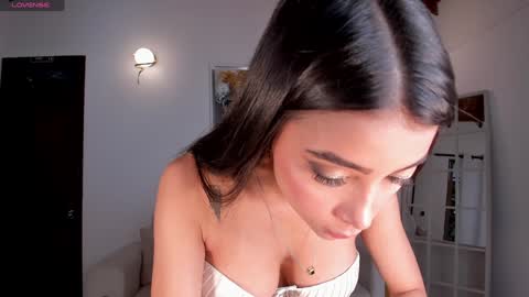 Snapshot of valeriavelvet chatting on February 6, 11:43 am Vale online show from February 6, 11:43 am