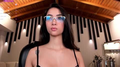 Snapshot of valeriavelvet chatting on February 11, 2:57 pm Vale online show from February 11, 2:57 pm
