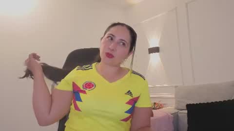 Snapshot of valeriavg_ chatting on June 17, 11:23 am VALERIA online show from June 17, 11:23 am