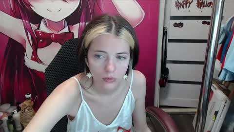 Snapshot of valeriaxkiss chatting on May 14, 12:50 am ValeriaXKiss online show from May 14, 12:50 am