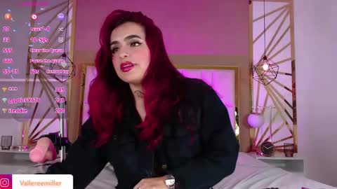 Snapshot of valerie__miller_ chatting on May 23, 4:39 am Valerie online show from May 23, 4:39 am